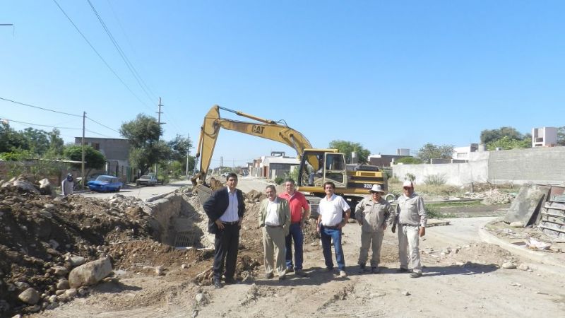 Jalil recorrió la obra de Avenida Latzina
