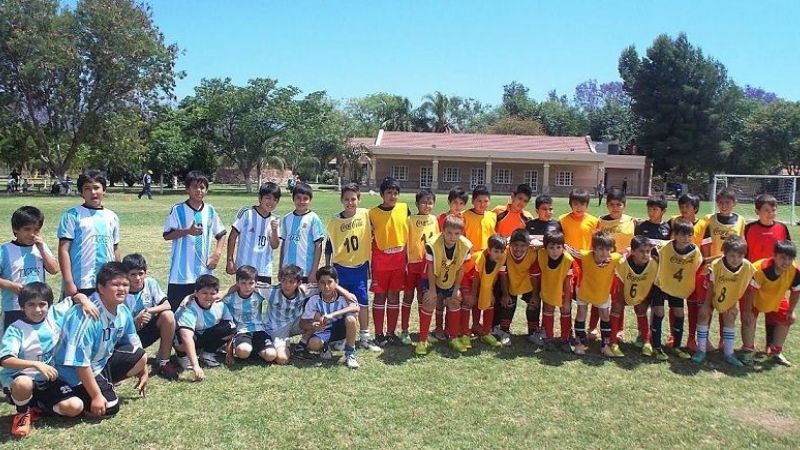 Encuentro infantil de la Banda de River con Tigres de La Rioja