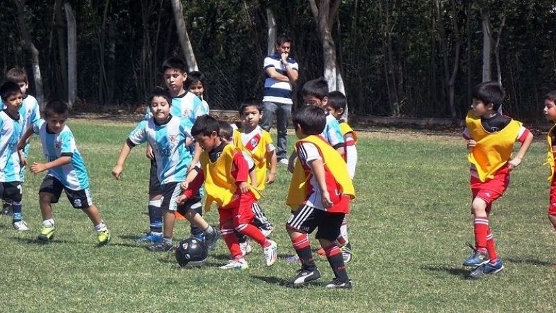 Encuentro infantil de la Banda de River con Tigres de La Rioja