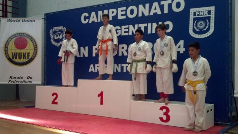 karatecas volvieron con varias medallas