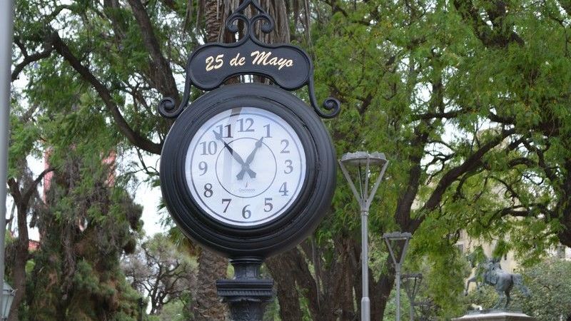 Seis relojes fueron instalados en toda la Ciudad