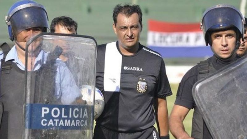 El recuerdo del “bochornoso arbitraje” de Víctor Quiroga