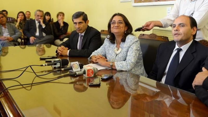 La Gobernadora anunció Bono de $1000 y 5.200 mínimo para docentes