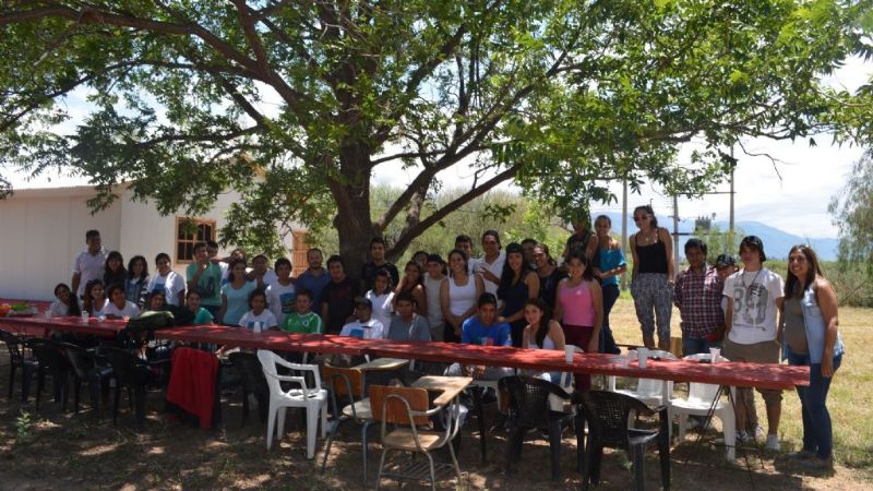 Escuelas agrotécnicas visitaron el campo experimental de la UNCa