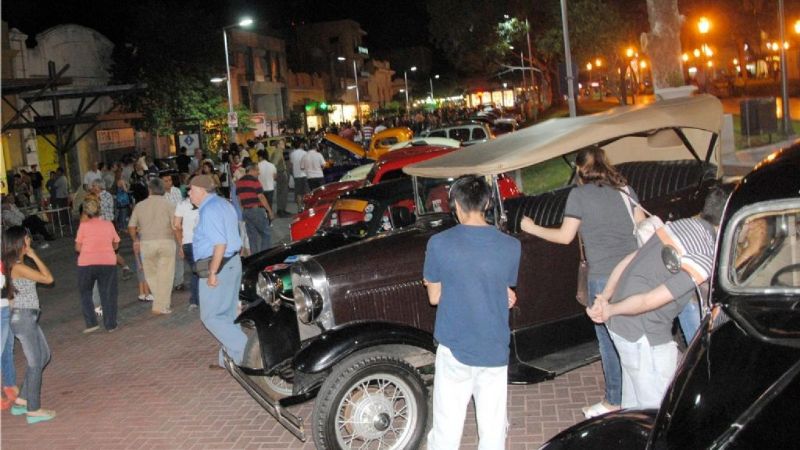 El Club Autos de Época realizó la Expo Clásica Catamarca 2014