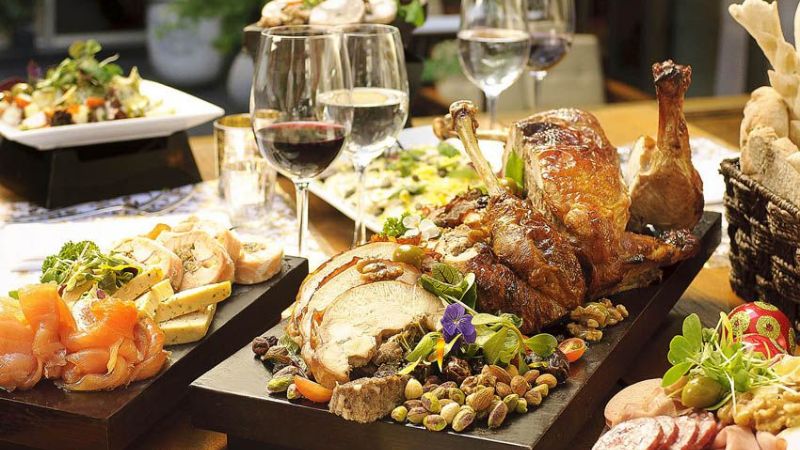 Las mesas para la cena de Navidad y Año Nuevo costarán entre $1400 y $1800