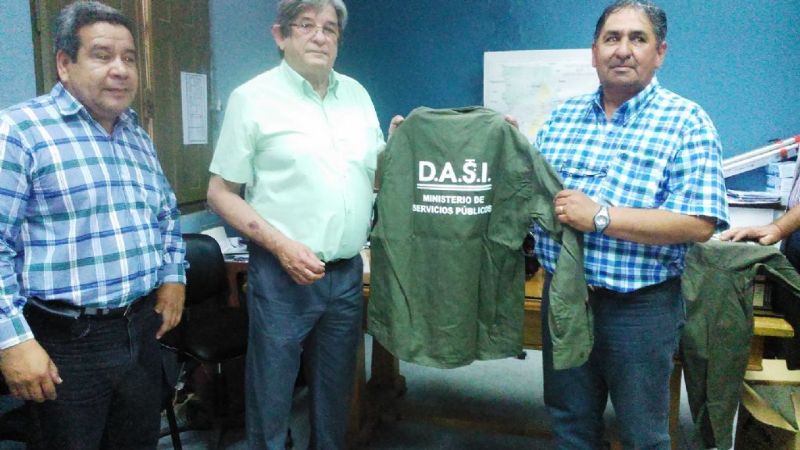 Trabajadores recibieron indumentaria