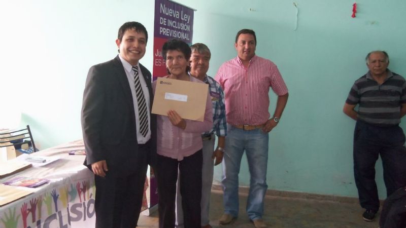 Se entregaron nuevas jubilaciones en Tinogasta