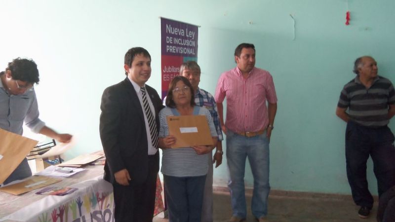 Se entregaron nuevas jubilaciones en Tinogasta