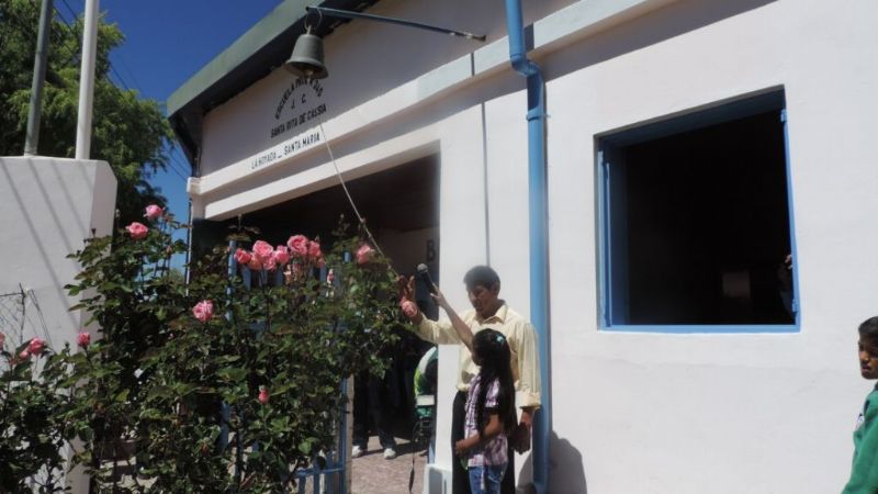 León Mendoza presente en el centenario de la escuela N° 345 de La Hoyada