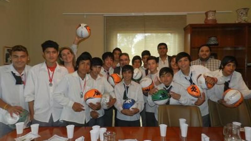 Jalil recibió a los subcampeones de la "Copa Coca Cola"