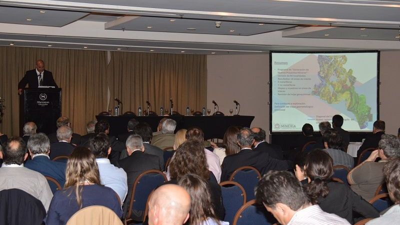 Minería expuso sobre minerales metalíferos