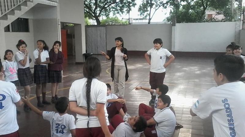 Sensibilizan sobre la Línea 102 en ámbitos escolares