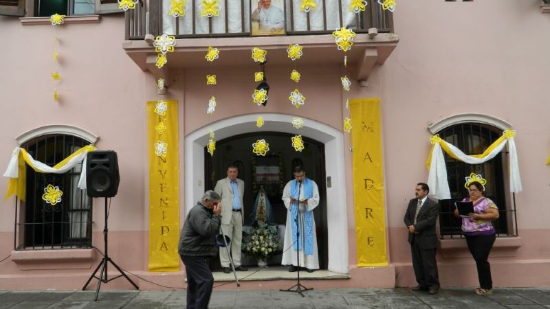 La Virgen inundó con su gracia el Tribunal de Cuentas, Radio Nacional y EC SAPEM