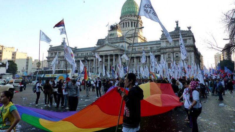 Impulsan subsidio mensual de $8.000 a travestis mayores de 40 años