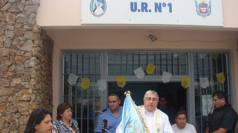 La Virgen del Valle visitó la Jefatura de Policía y las Comisarías de Capital