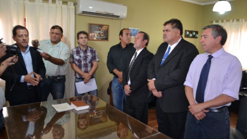 Ávila metió mano en su gabinete