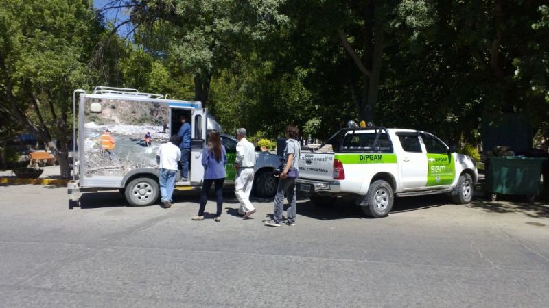 El laboratorio móvil visitó una escuela de Santa María