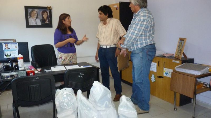 Entrega de elementos a escuela de Belén