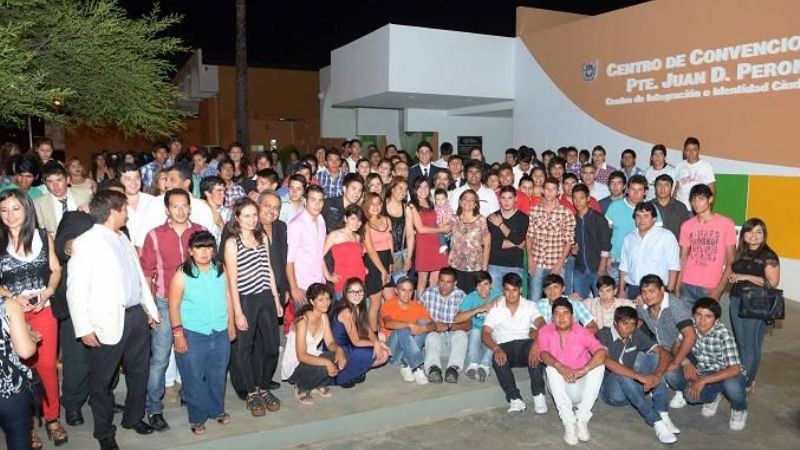 Emotiva fiesta de egresados en escuelas secundarias rurales