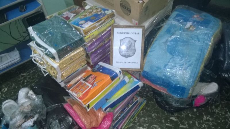 Secuestran ropa, calzados y otros elementos