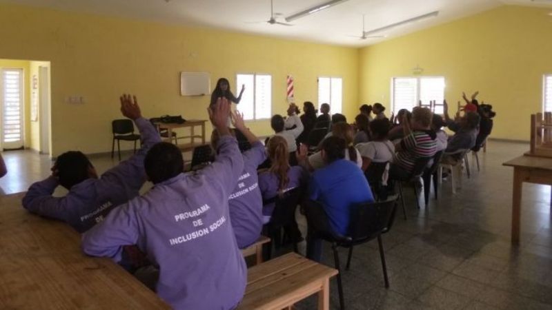 Aumento para becados y Capital Social