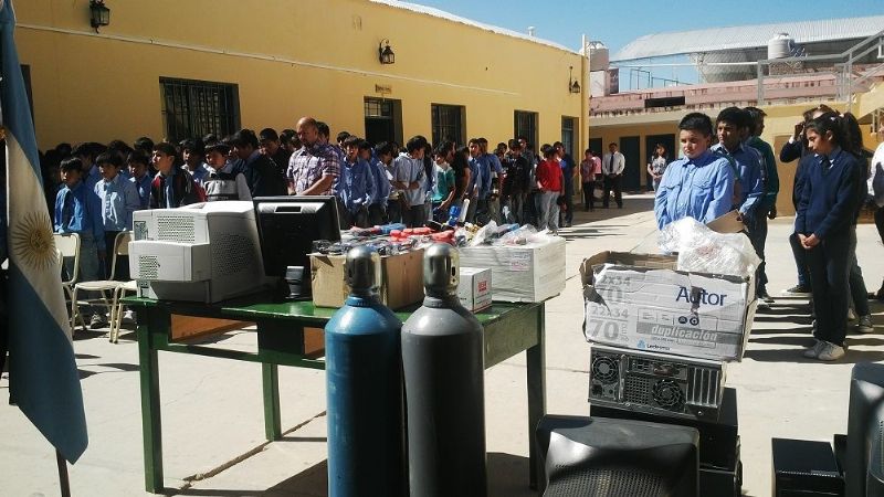 Alumbrera entregó equipamiento a escuela técnica
