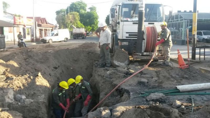 Se realizan complejas tareas de mejora de la red de cloacas