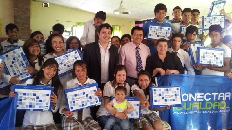 El 100% de las escuelas de Pomán ya cuentan con netbooks