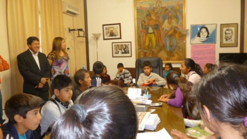 Alumnos de escuelas de Santa María visitaron el Ministerio de Educación