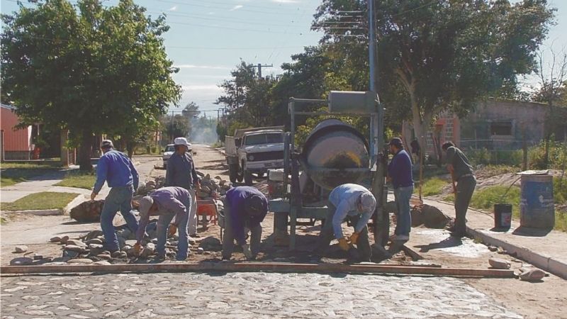 Empedrado de calle en Alijilán