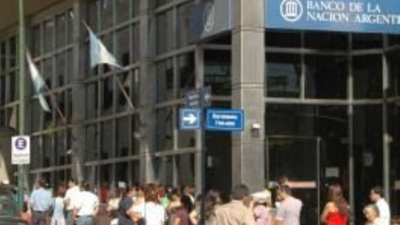 Bancarios reiteran protesta y atenderán con horario reducido