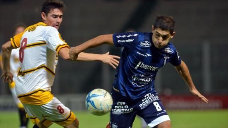 Talleres (Cba.)-Gimnasia (Mza.) y Paraná-Patria, los finalistas