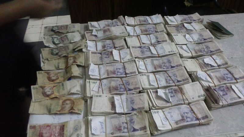 Detienen a un joven con más de 200 mil pesos que trasladaba en una bolsa