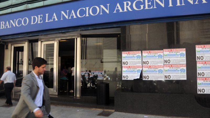 Bancos públicos no atenderán mañana jueves y viernes