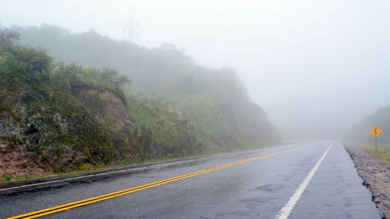 Por niebla y llovizna recomiendan precaución en la Cuesta del Totoral