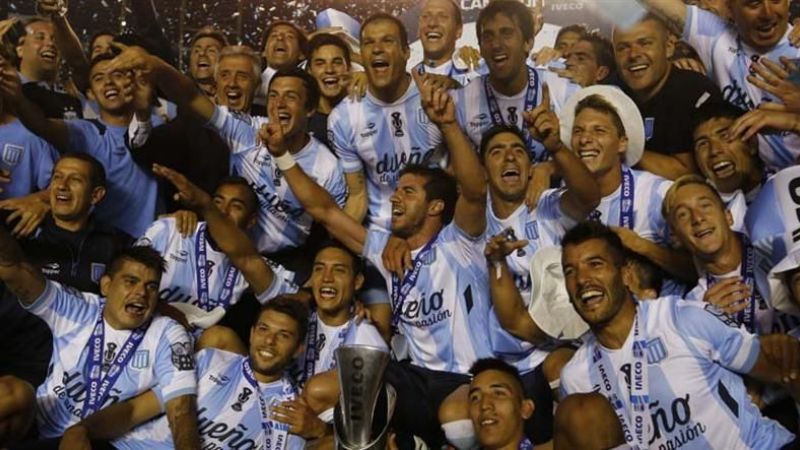 Racing, campeón del fútbol argentino después de 13 años