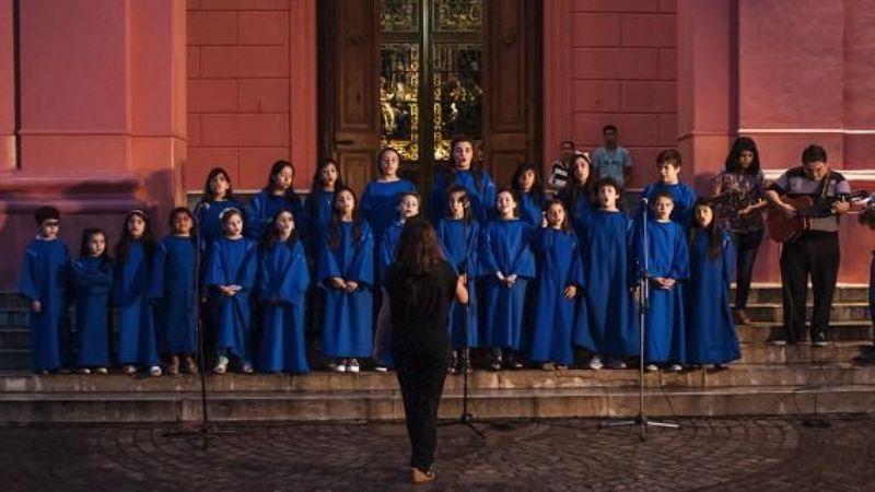 Ya brilla el Arbolito de Navidad en el Paseo de la Fe