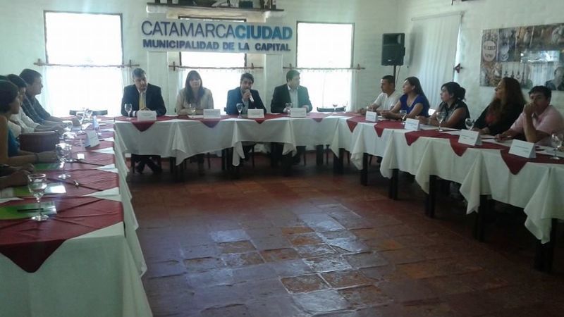 Presentaron el programa “Catamarca Ciudad Abraza al Interior”