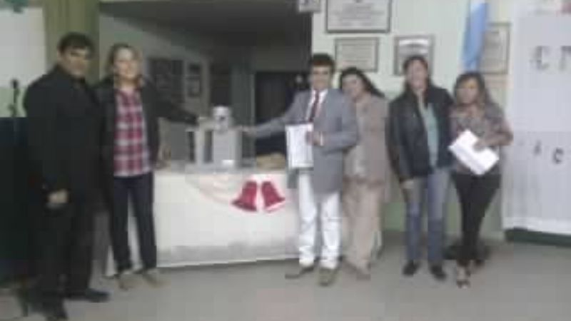 Padres donaron multiprocesadora industrial a escuela de El Alto