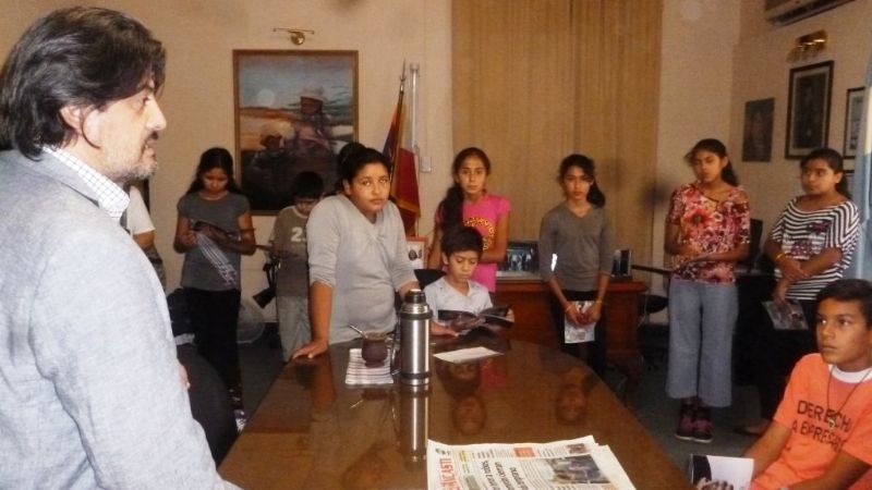 Alumnos de El Potrero fueron recibidos por Ariza