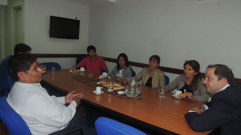 Estudiantes egresados de Villa Vil con Mera