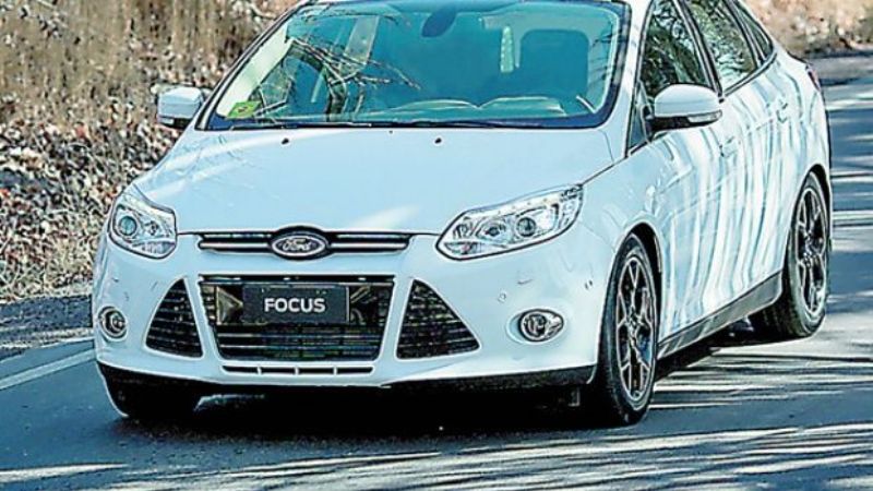 El Gobierno analiza cambios al impuesto interno para los autos 0 km