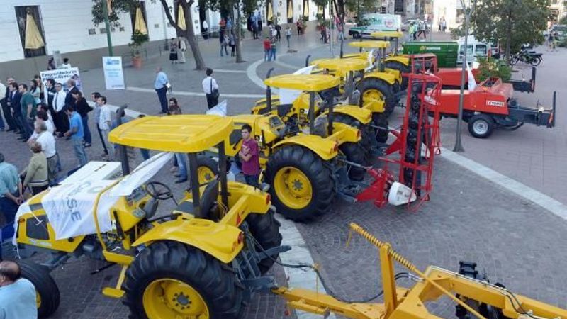 Presentaron las maquinarias y vehículos para la "inclusión social"