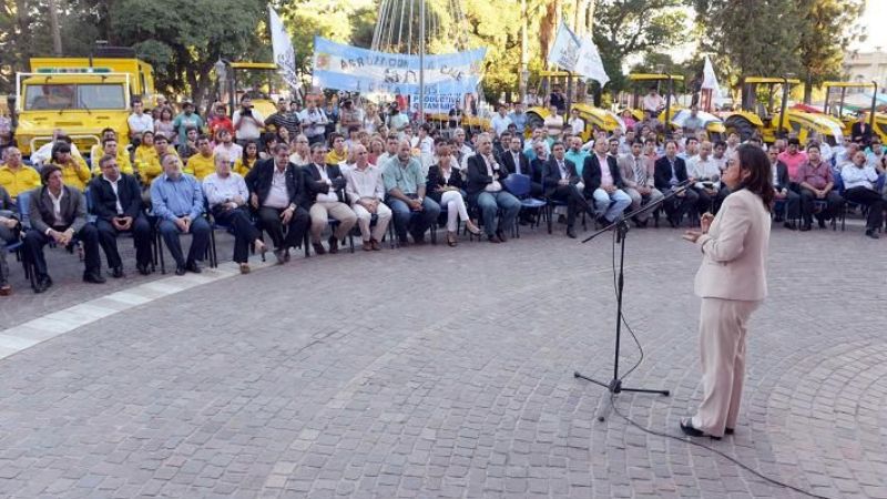 Presentaron las maquinarias y vehículos para la "inclusión social"