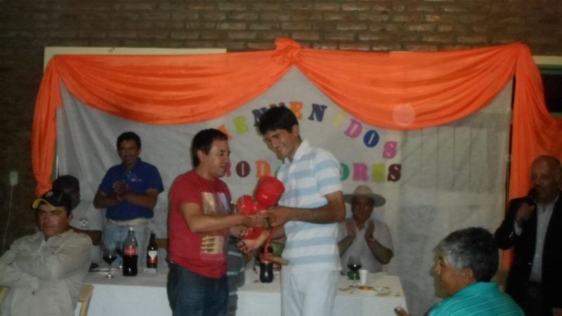 León Mendoza homenajeó a los productores sanjoseños