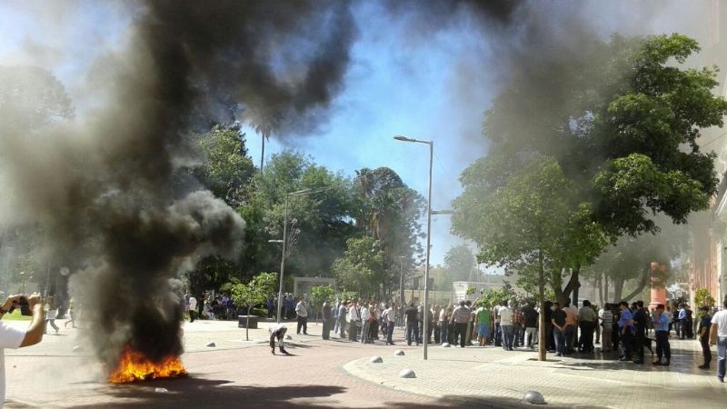 Barrionuevistas y radicales generan caos con quema de neumáticos