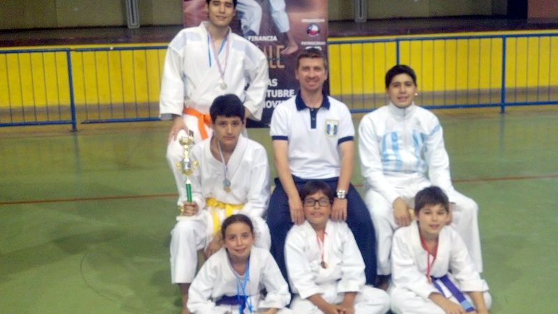 La UCK trajo 10 medallas de la “Copa Atacama 2014” de karate