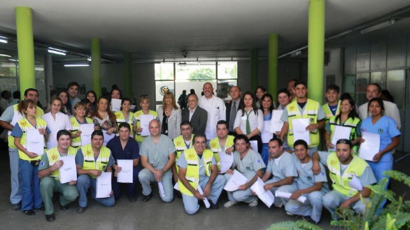 Entregaron 33 decretos de Empleo Público a personal del SAME