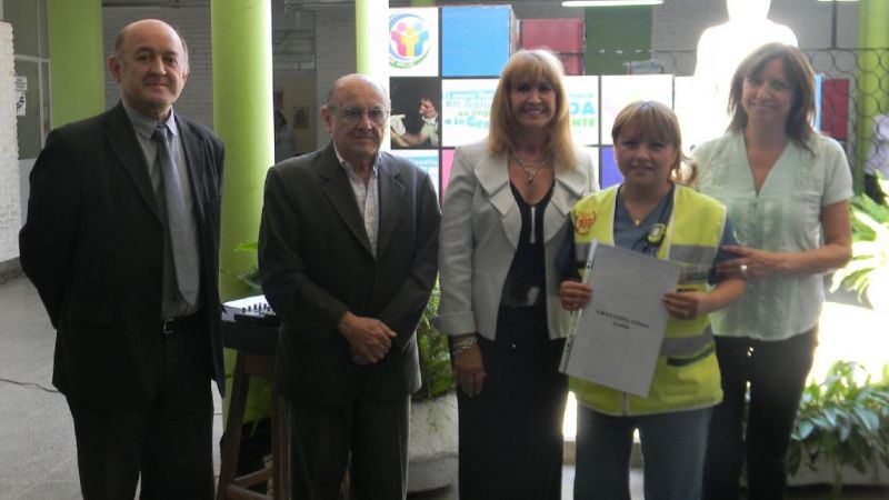 Entregaron 33 decretos de Empleo Público a personal del SAME